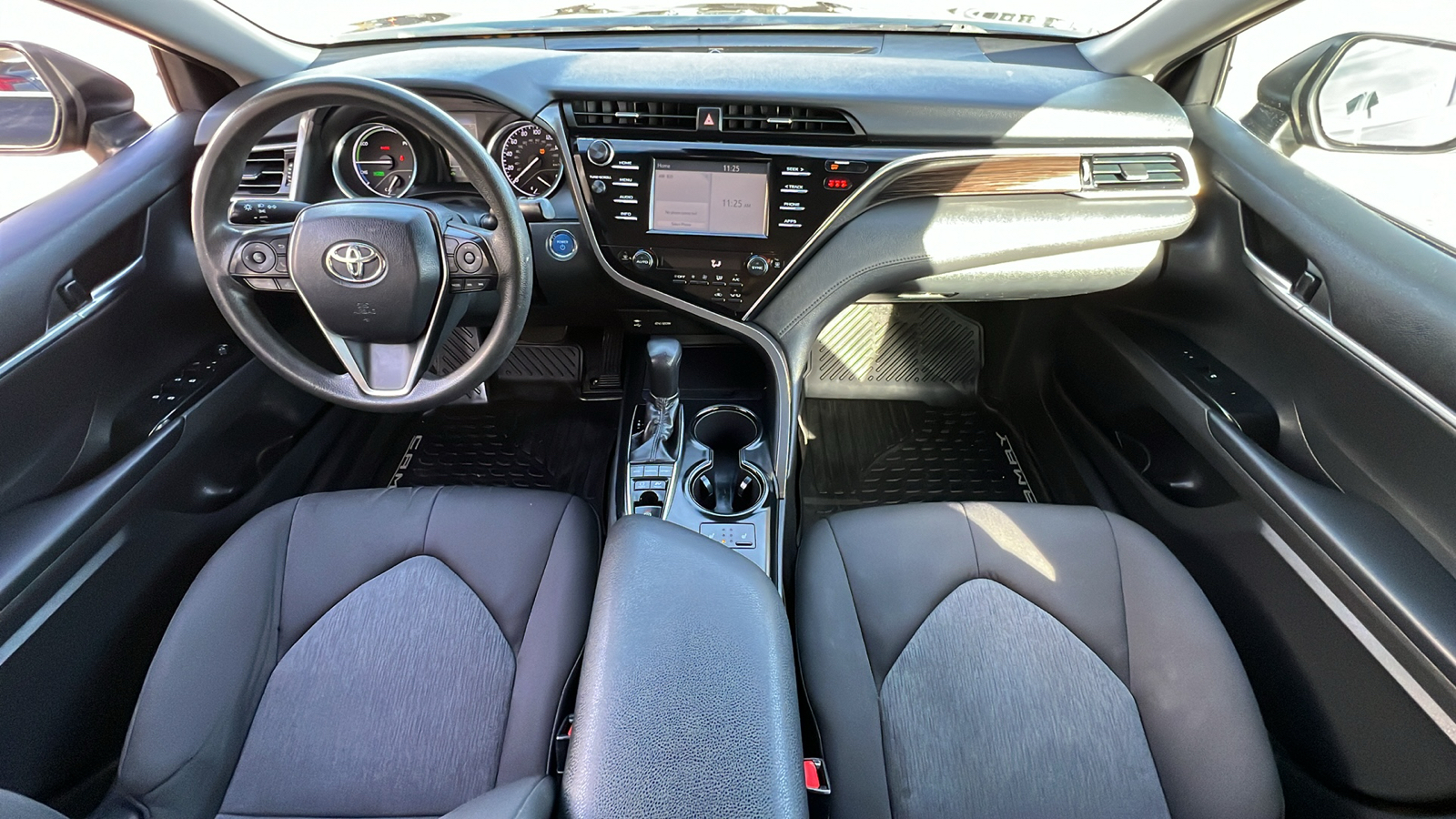 2018 Toyota Camry Hybrid LE 7