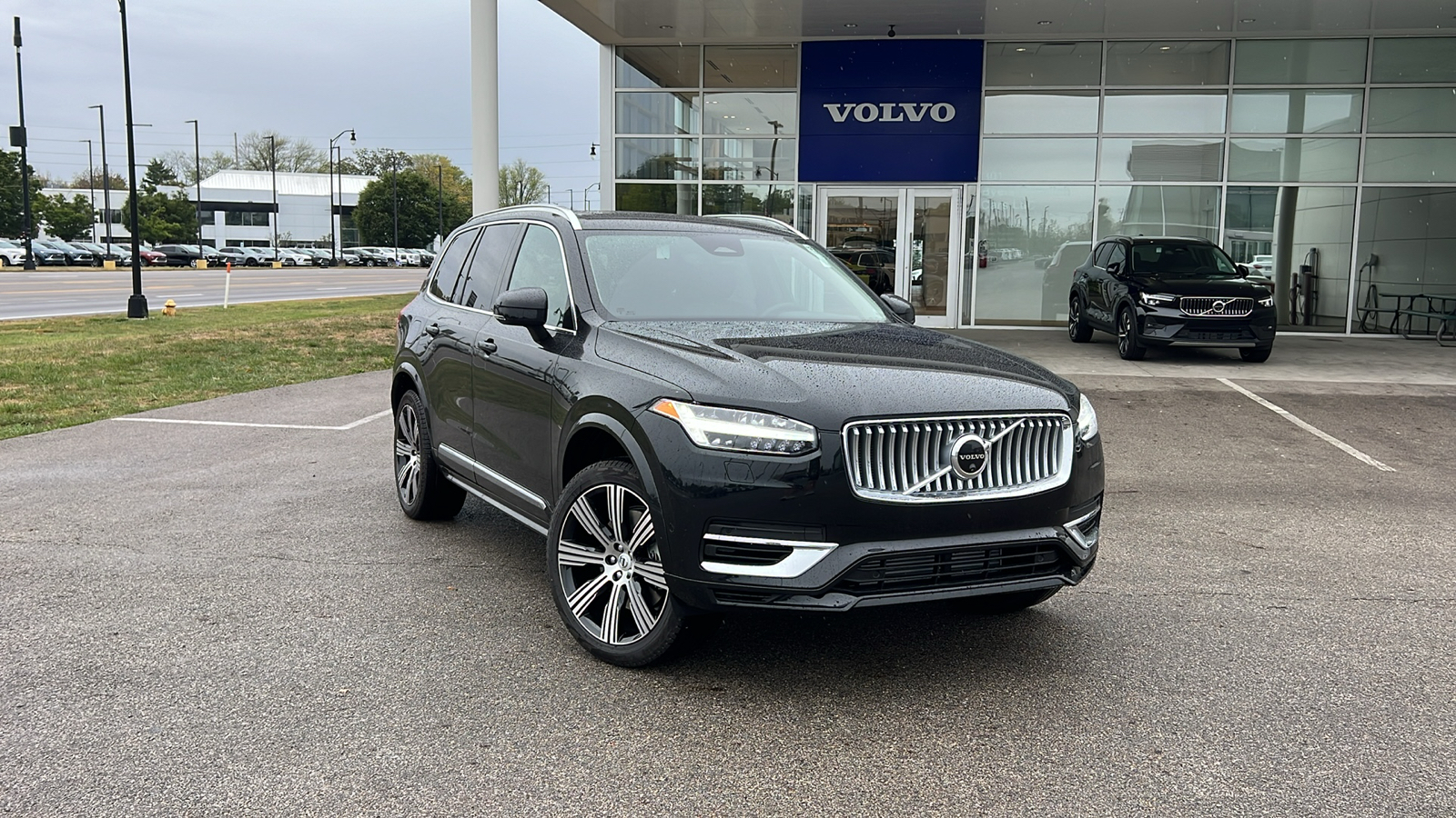 2025 Volvo XC90 Plug-In Hybrid T8 Plus 1