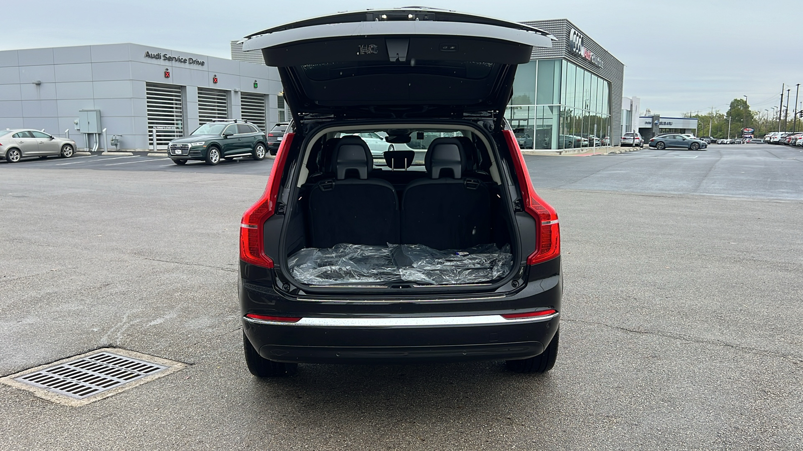 2025 Volvo XC90 Plug-In Hybrid T8 Plus 33