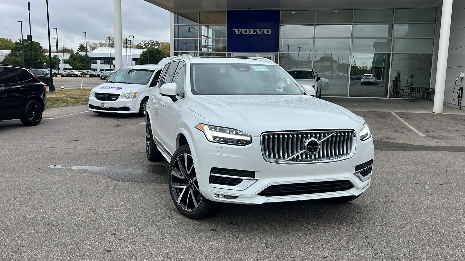 2025 Volvo XC90 B5 Plus 1