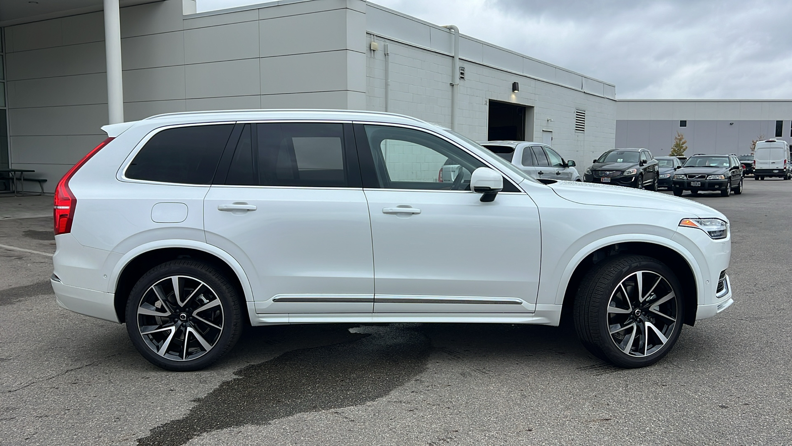 2025 Volvo XC90 B5 Plus 2