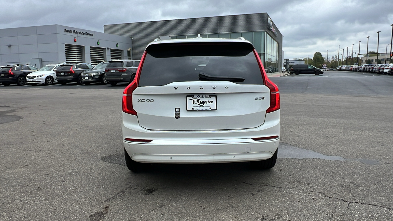 2025 Volvo XC90 B5 Plus 32