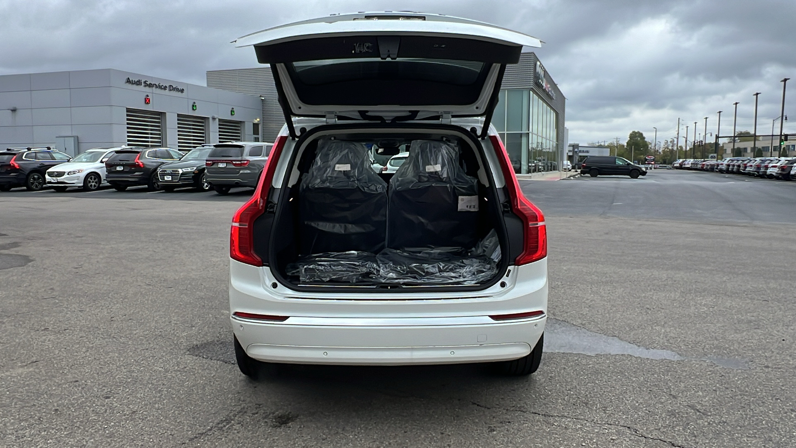 2025 Volvo XC90 B5 Plus 34