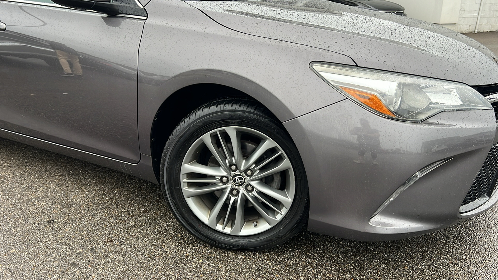 2015 Toyota Camry SE 33