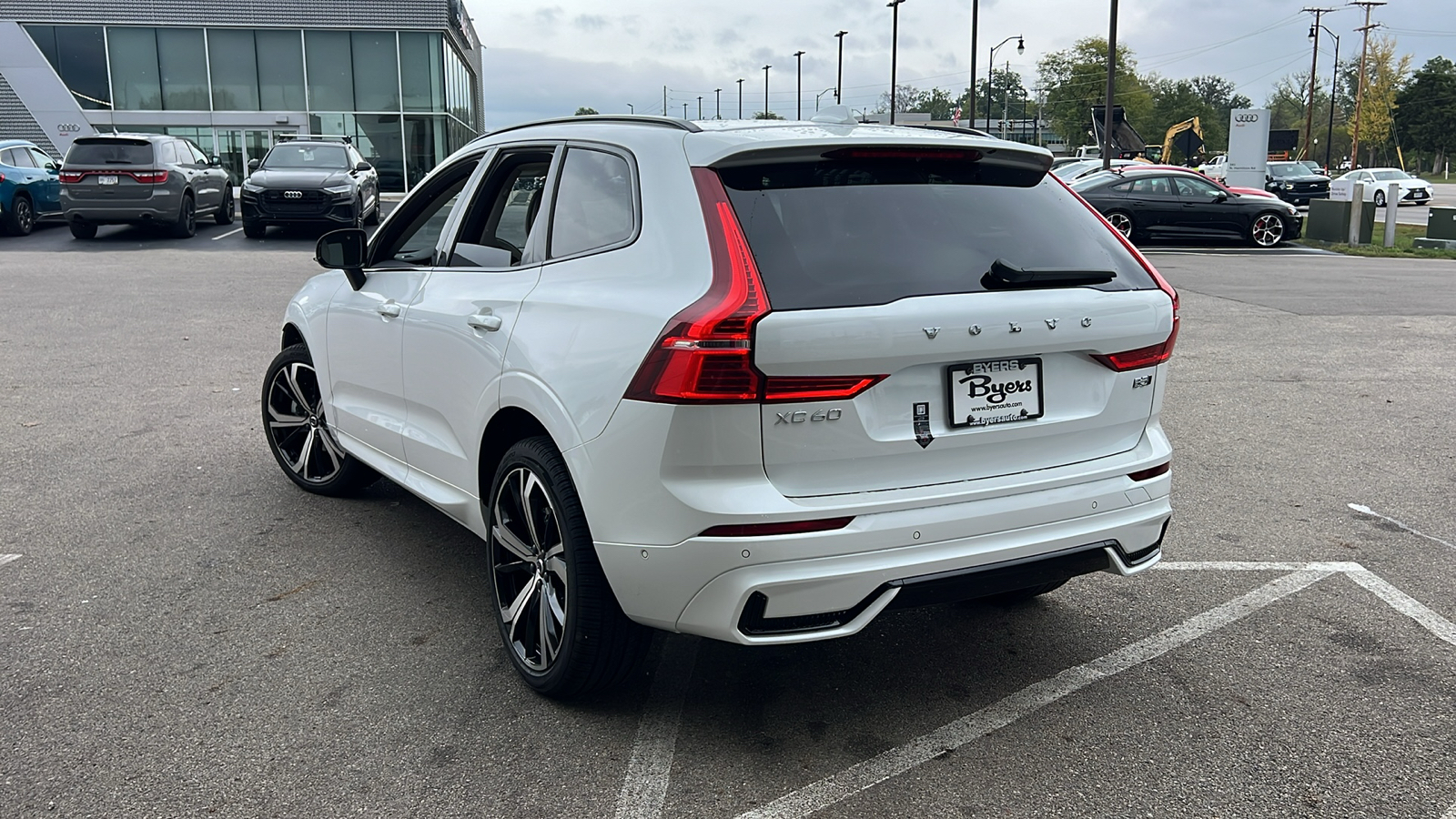 2025 Volvo XC60  4