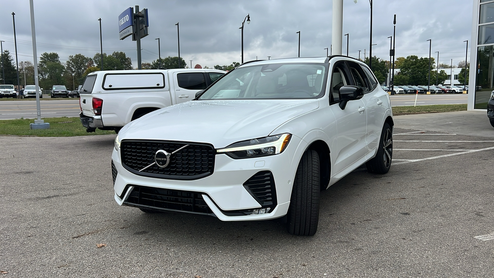 2025 Volvo XC60  6