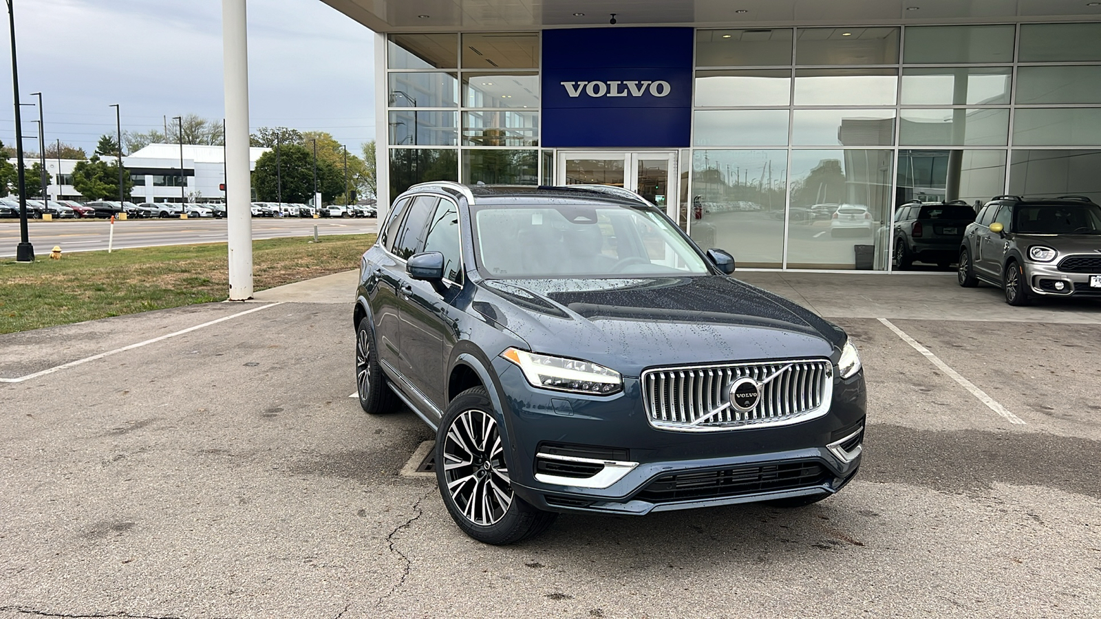 2025 Volvo XC90 Plug-In Hybrid T8 Plus 1