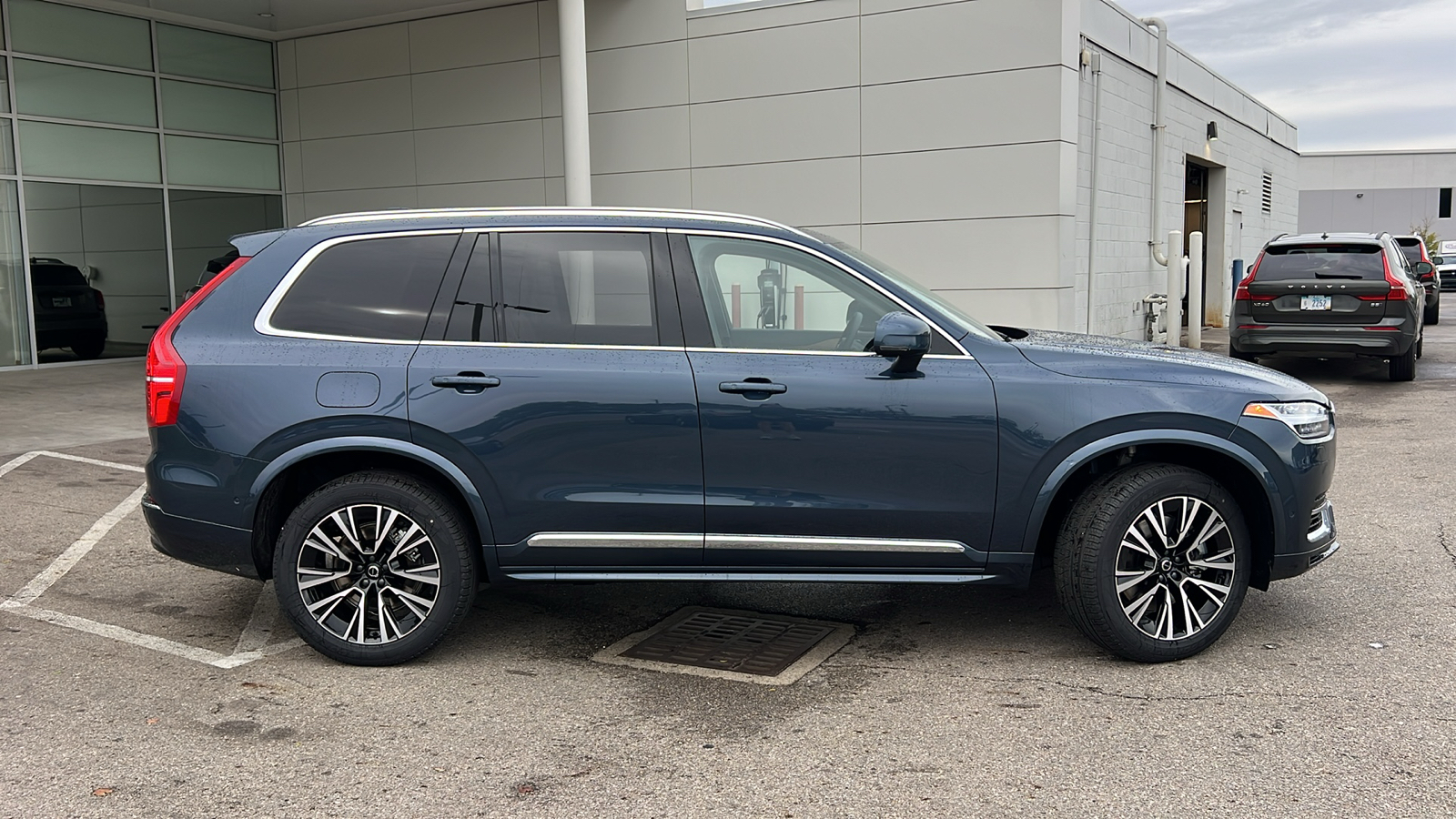 2025 Volvo XC90 Plug-In Hybrid T8 Plus 2