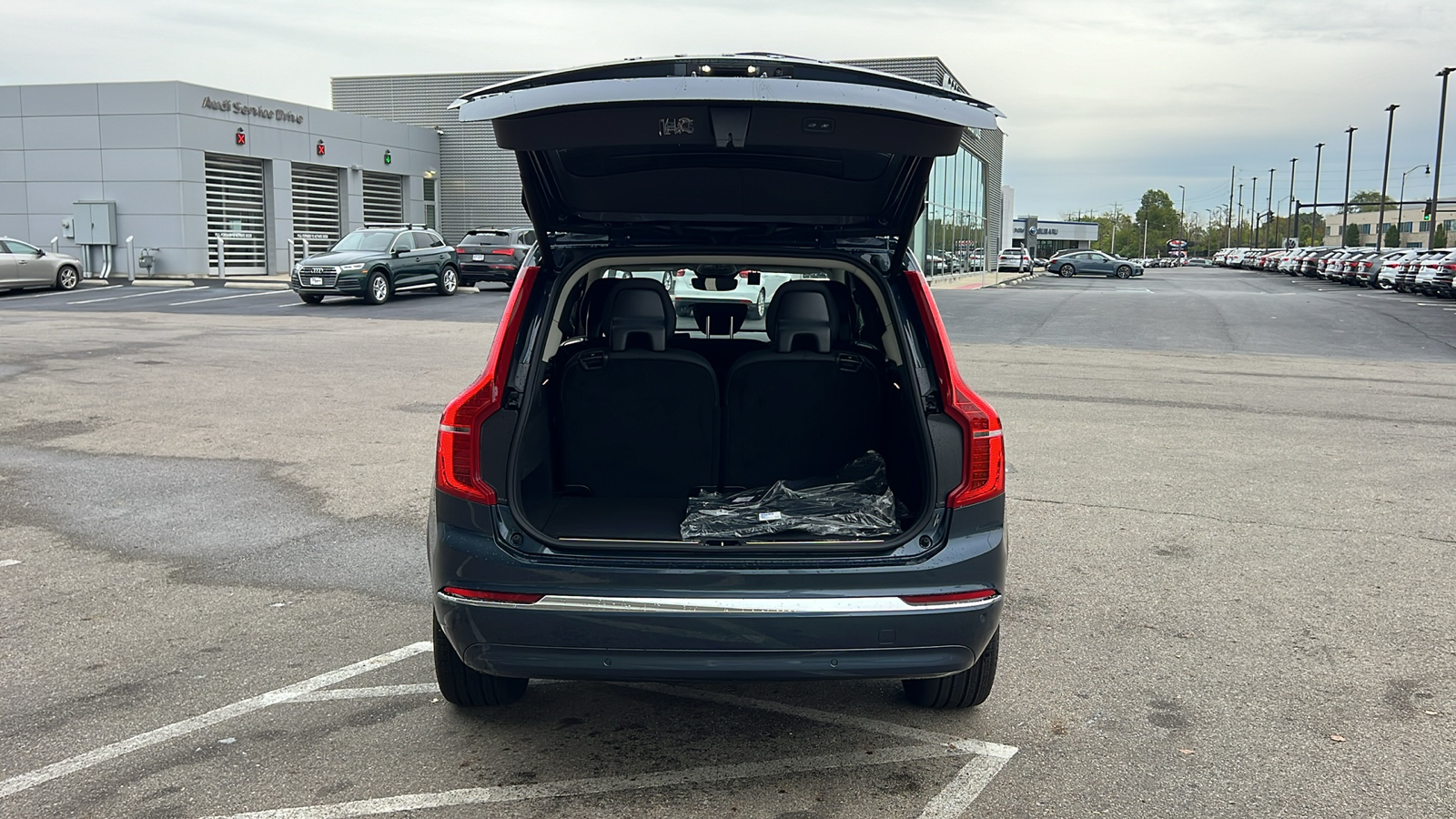 2025 Volvo XC90 Plug-In Hybrid T8 Plus 32