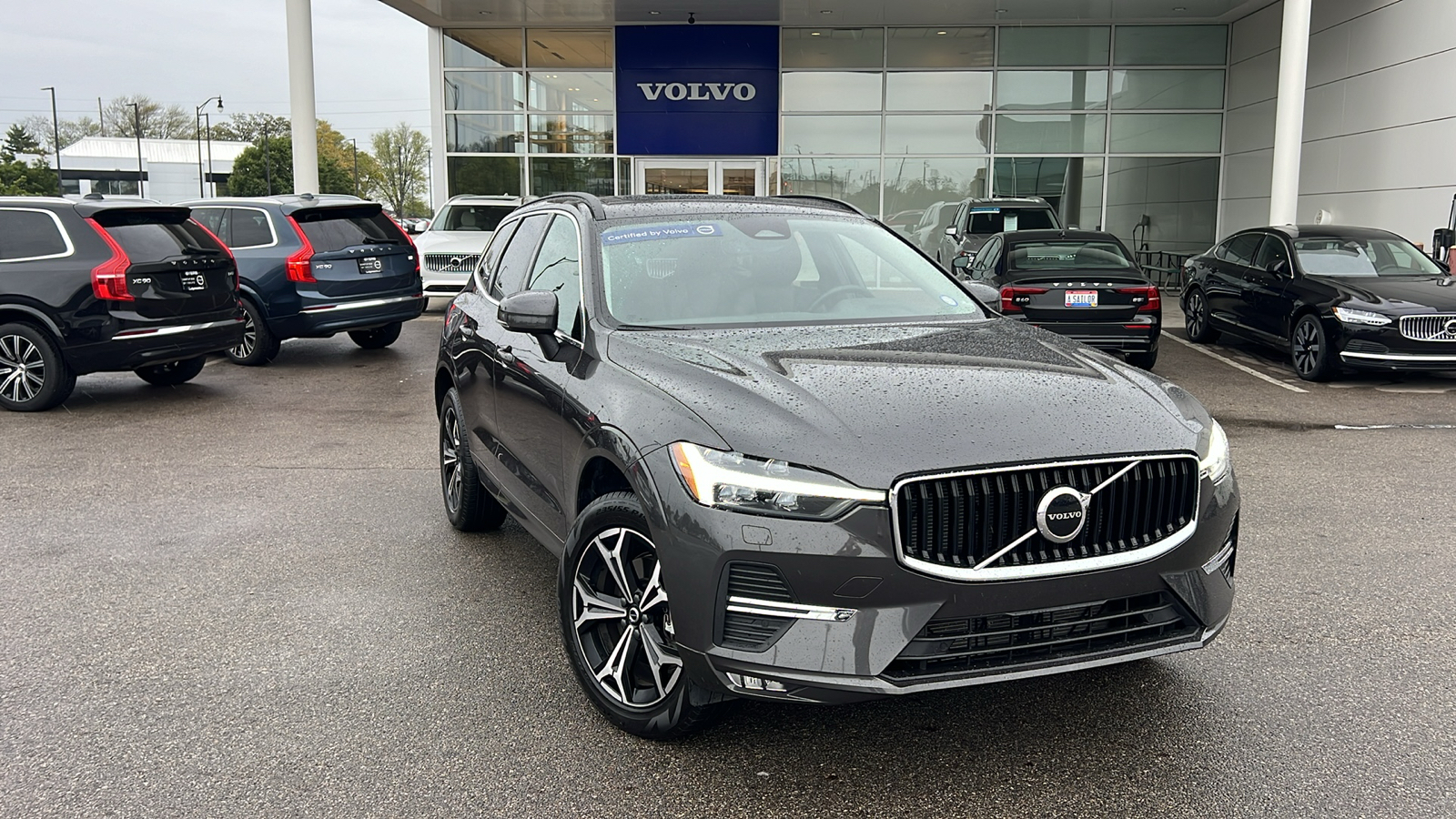 2022 Volvo XC60 B5 Momentum 1