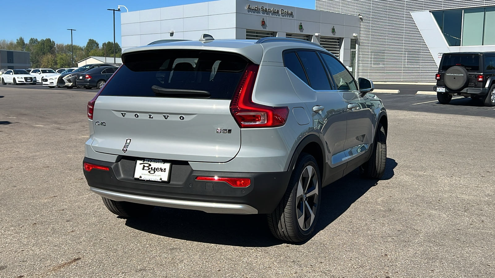 2025 Volvo XC40 B5 Core 3