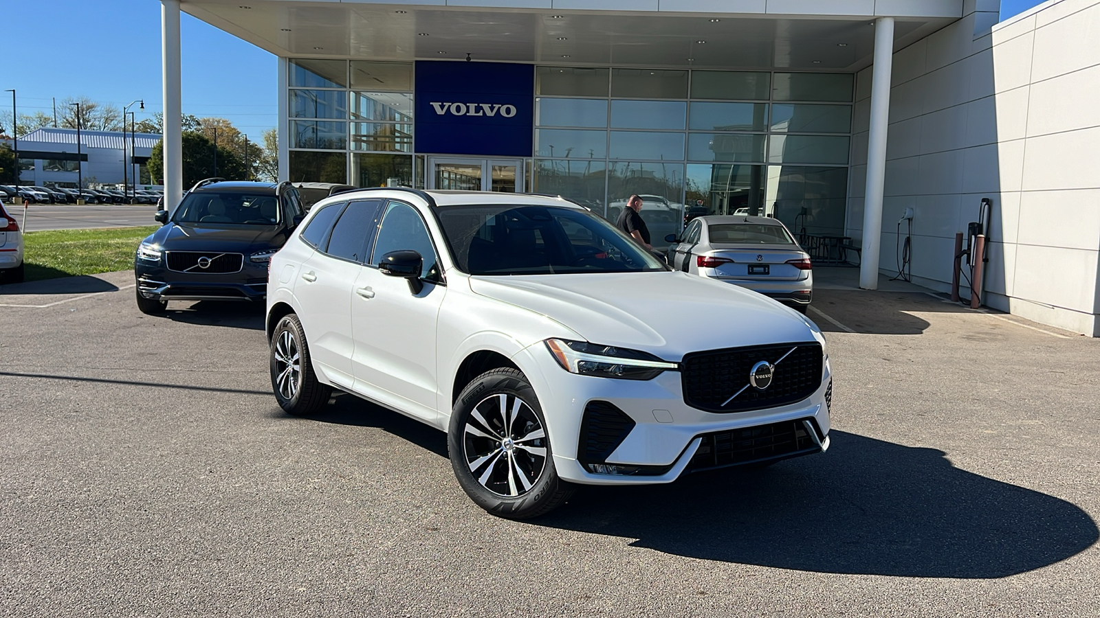 2025 Volvo XC60 B5 Core 1