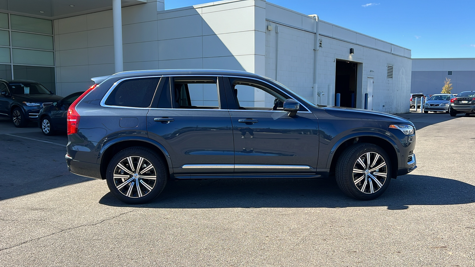 2025 Volvo XC90 B6 Plus 7-Seater 2