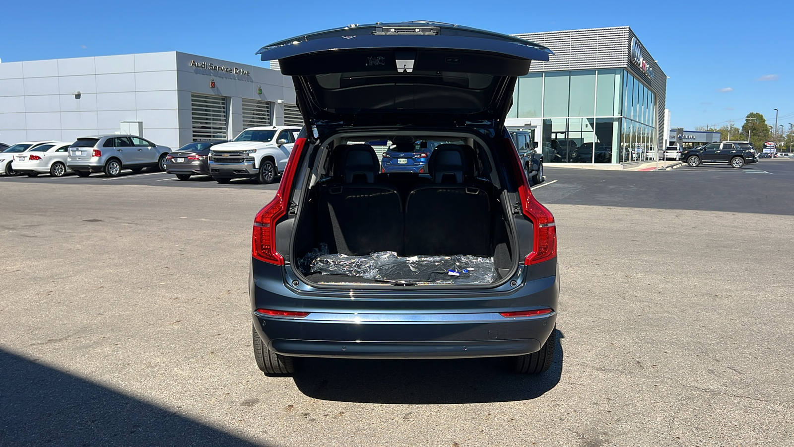 2025 Volvo XC90 B6 Plus 7-Seater 31