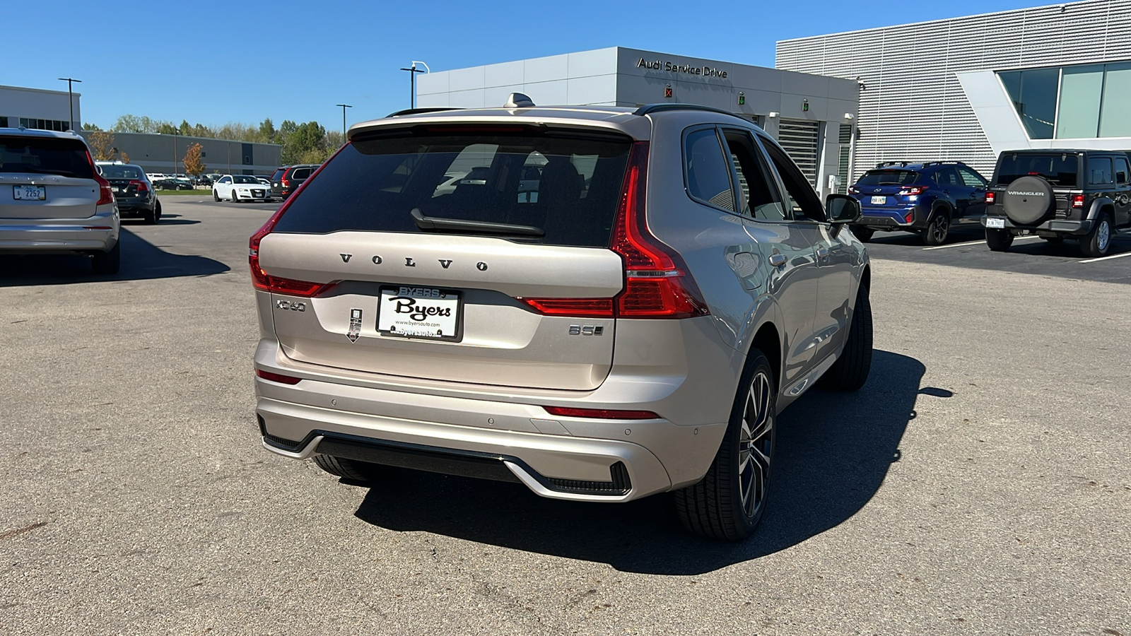 2025 Volvo XC60  3