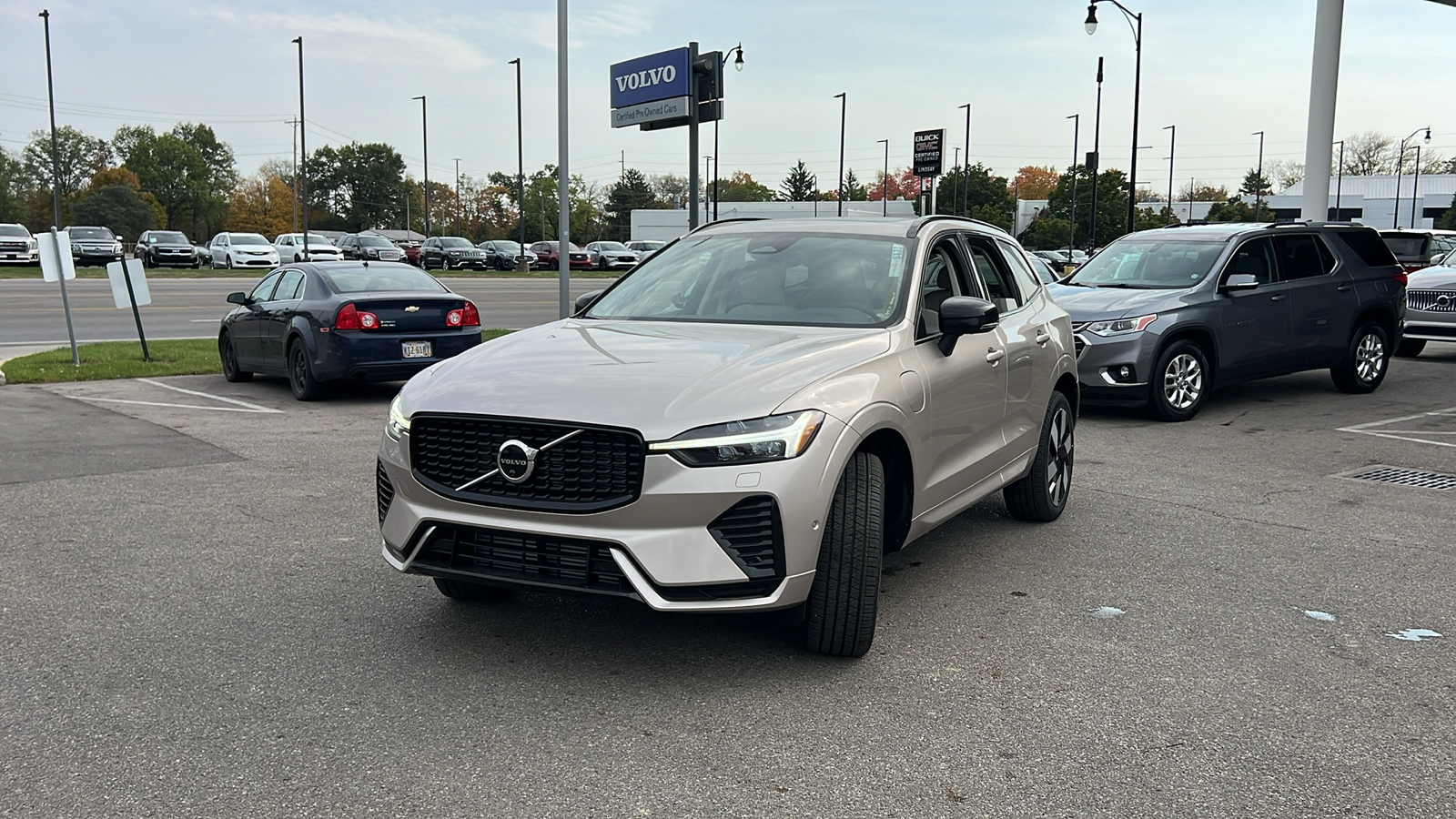 2025 Volvo XC60 Plug-In Hybrid T8 Plus 6