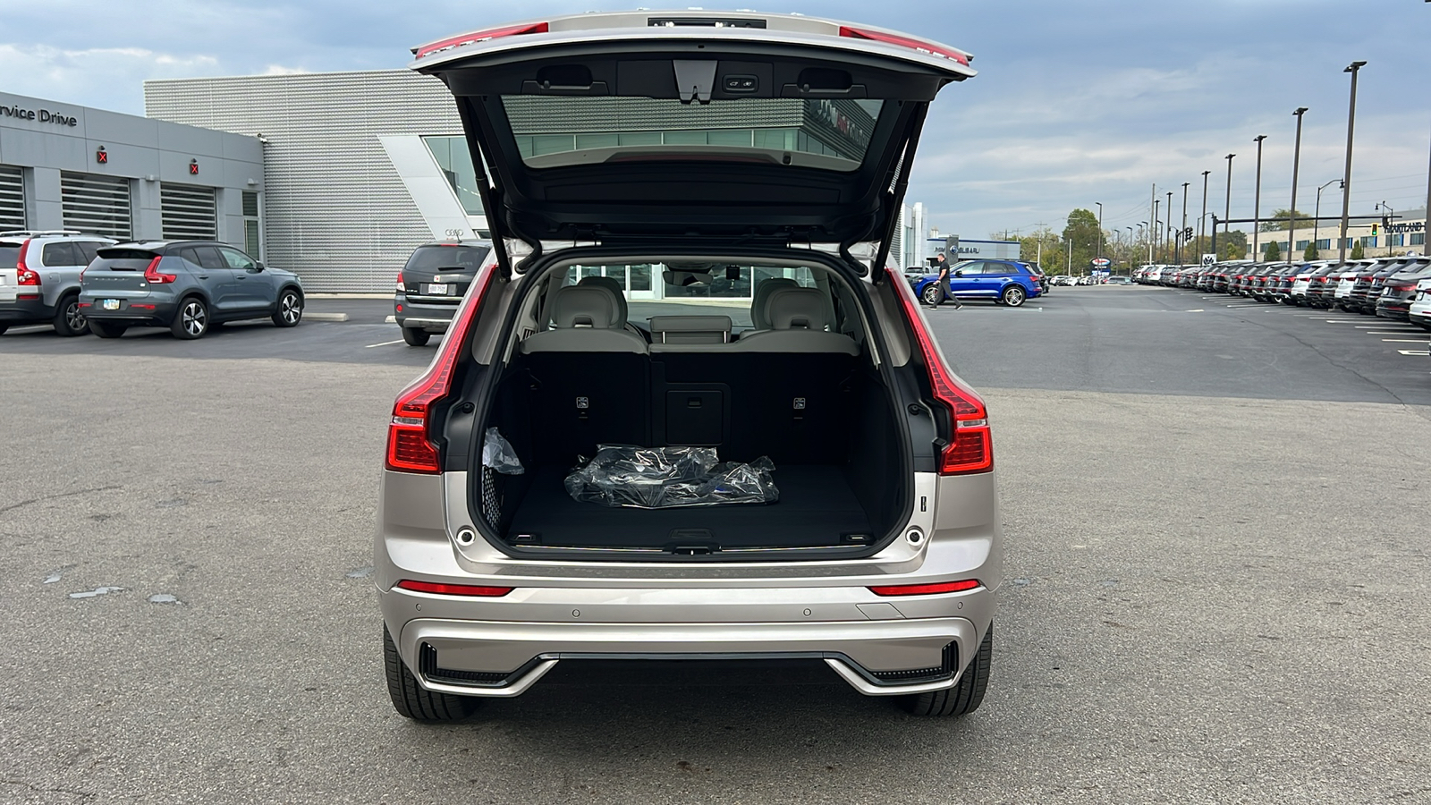 2025 Volvo XC60 Plug-In Hybrid T8 Plus 32