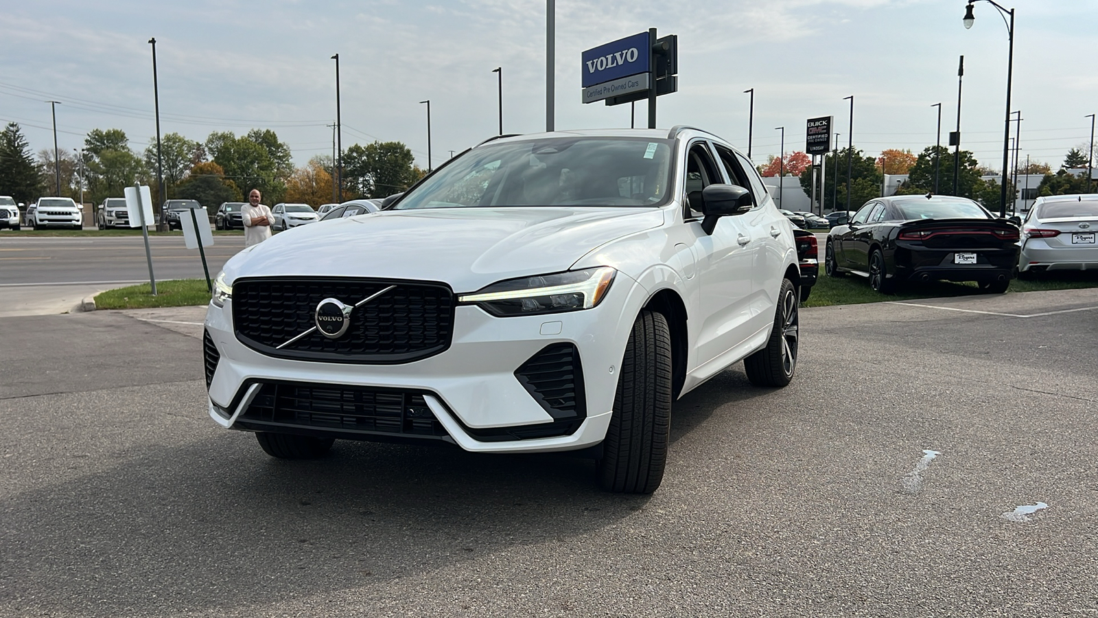 2025 Volvo XC60 Plug-In Hybrid  6