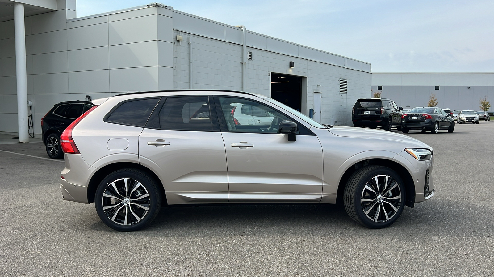 2025 Volvo XC60  2