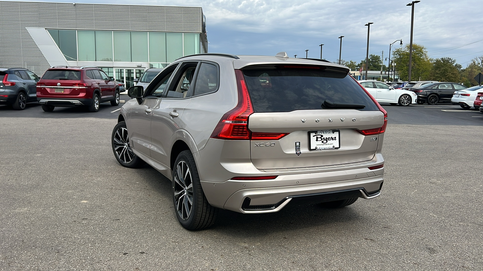 2025 Volvo XC60  4