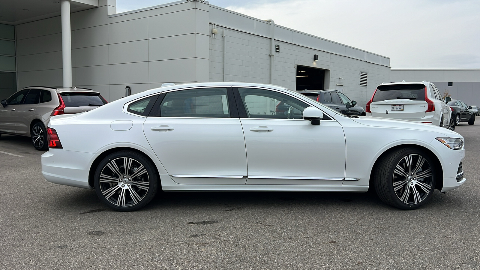 2025 Volvo S90 B6 Plus 2