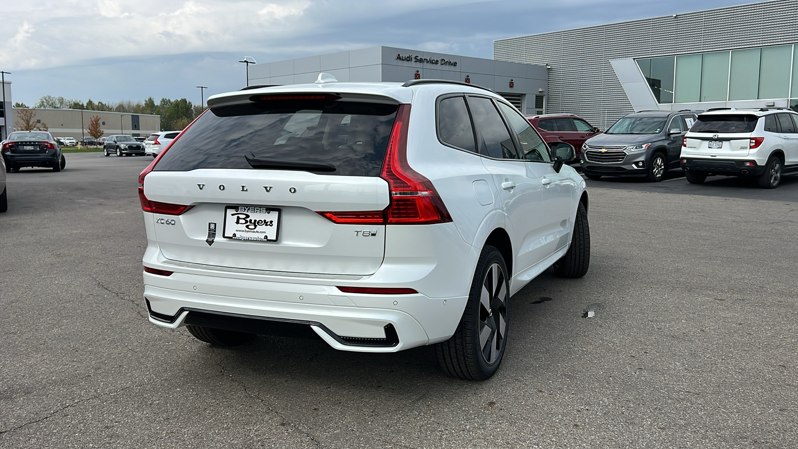 2025 Volvo XC60 Plug-In Hybrid T8 Plus 3