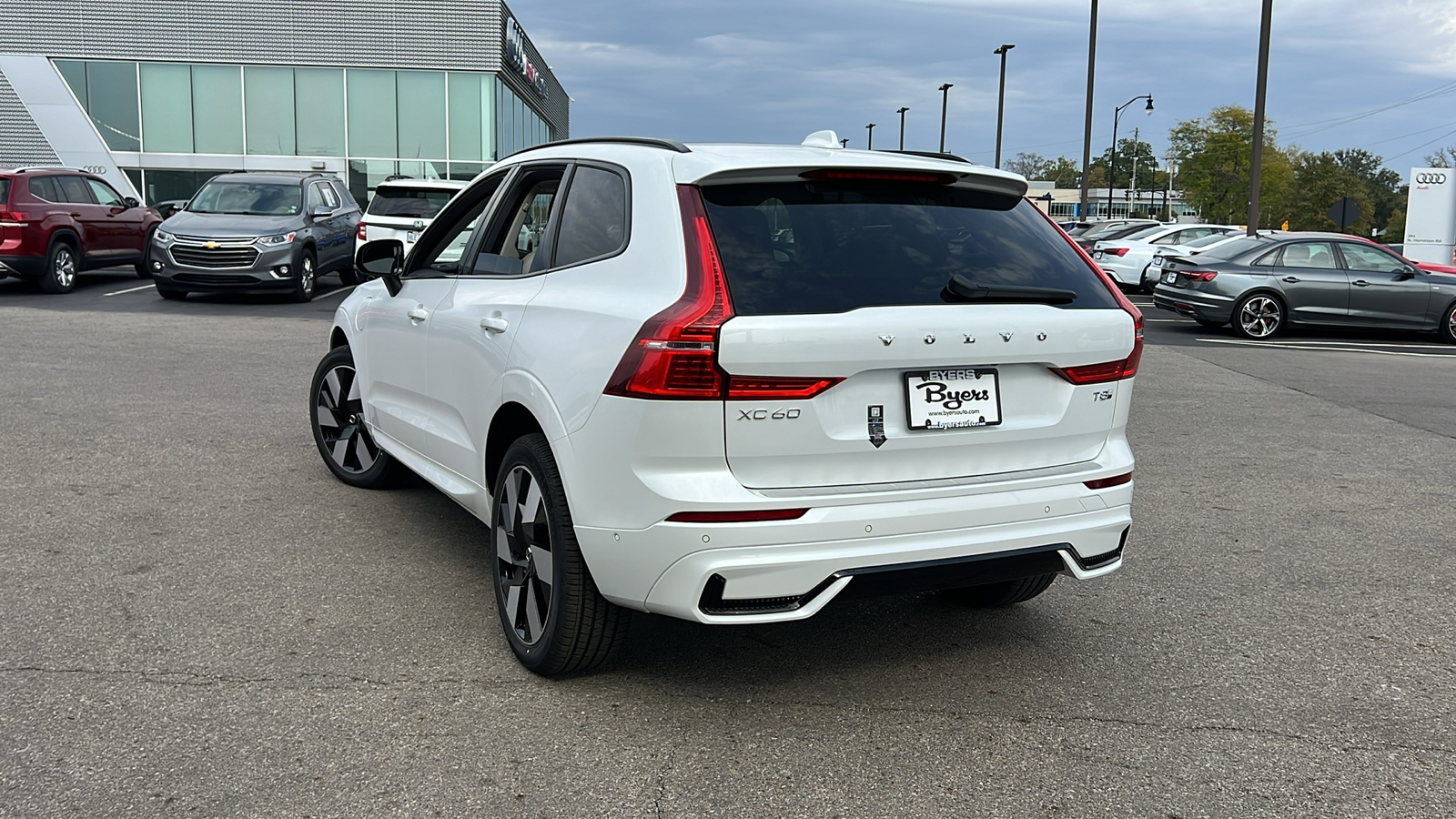 2025 Volvo XC60 Plug-In Hybrid T8 Plus 4