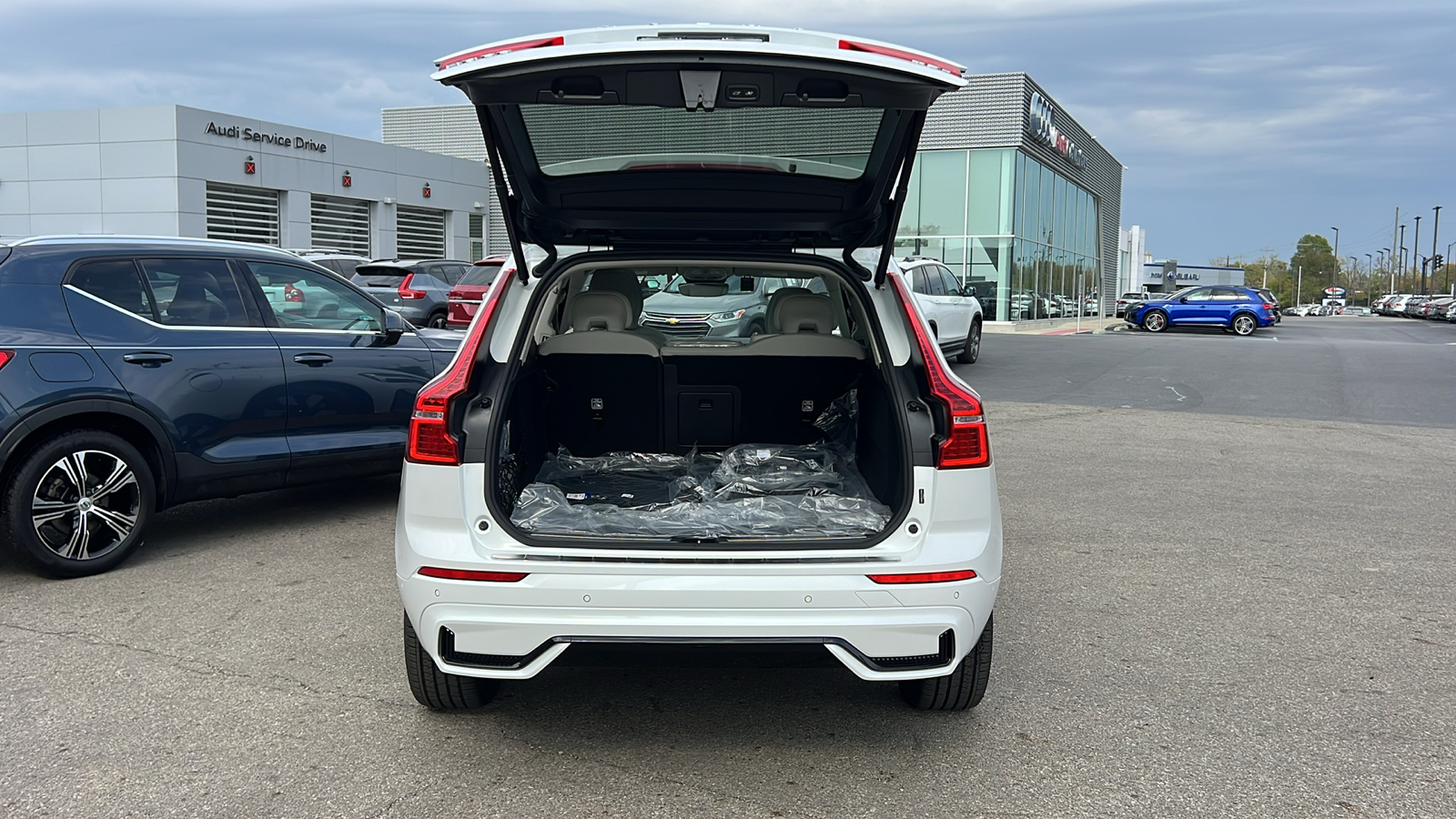 2025 Volvo XC60 Plug-In Hybrid T8 Plus 32