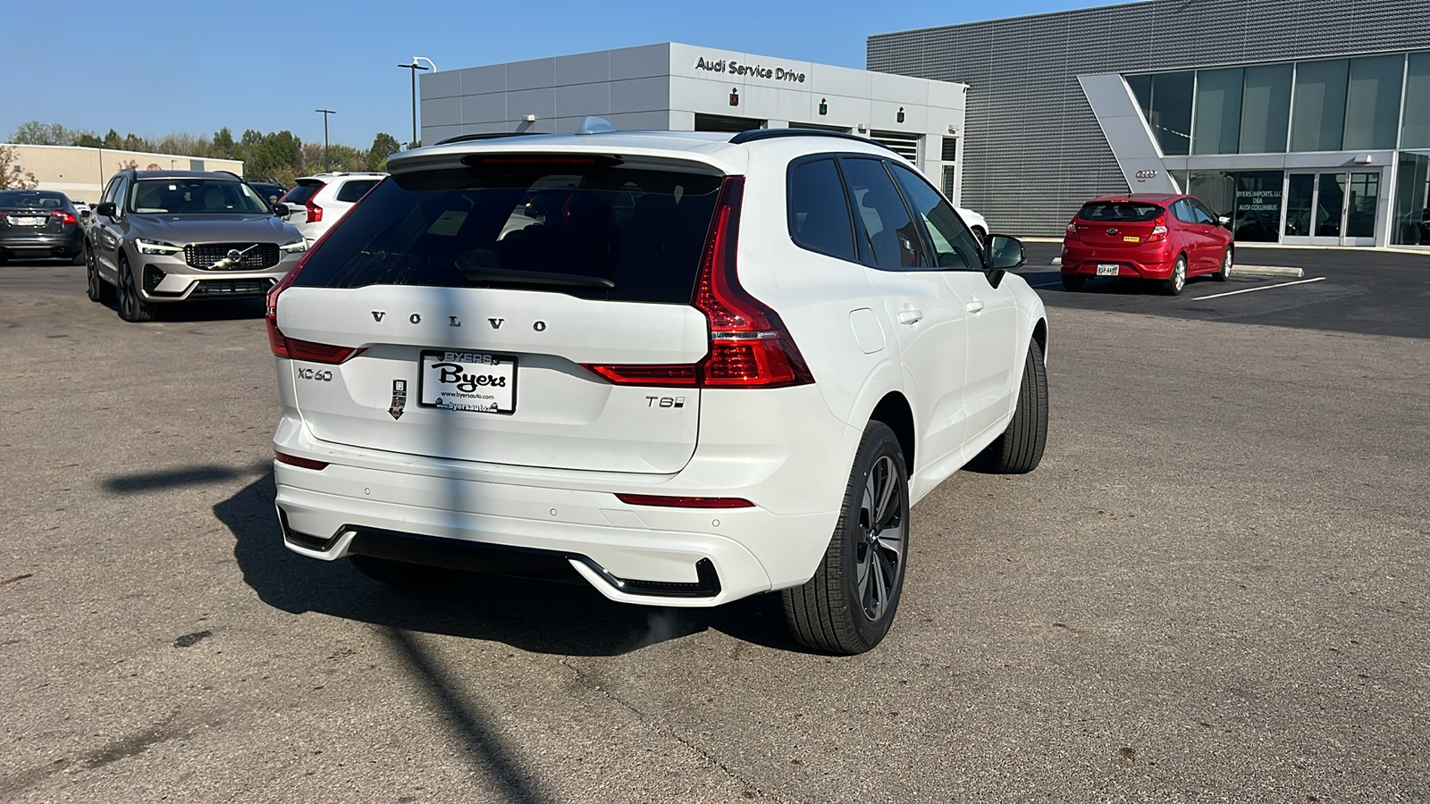 2025 Volvo XC60 Plug-In Hybrid  3