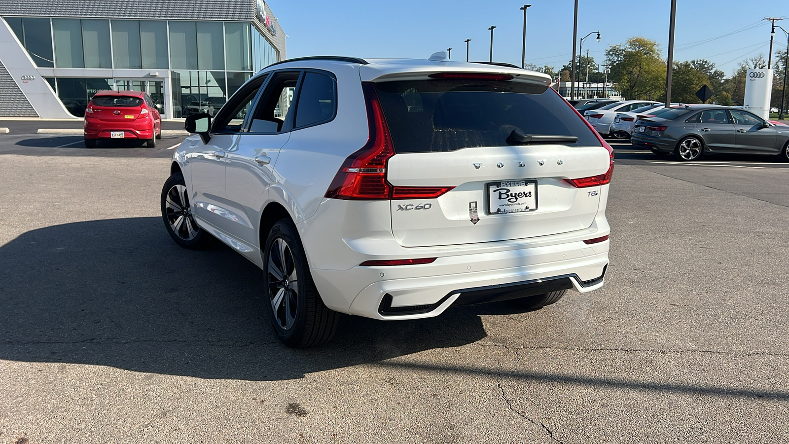 2025 Volvo XC60 Plug-In Hybrid  4