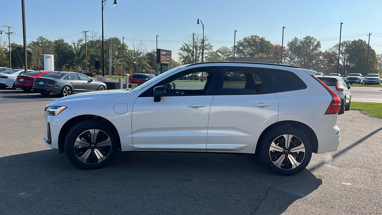 2025 Volvo XC60 Plug-In Hybrid  5