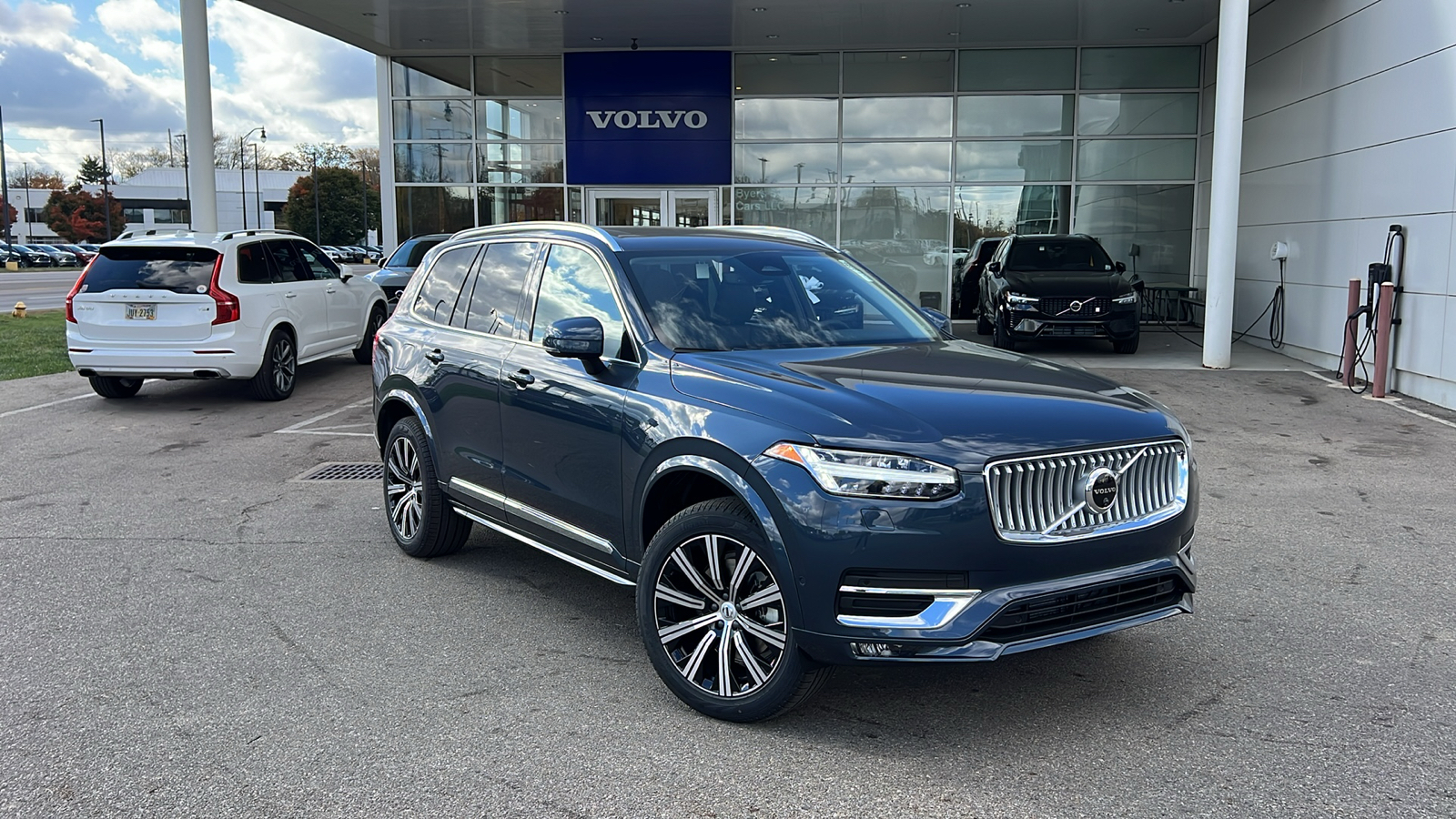 2025 Volvo XC90 B6 Plus 7-Seater 1