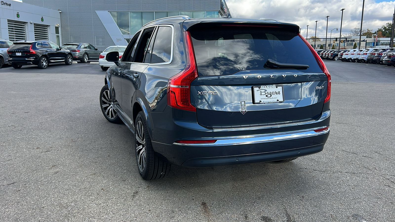 2025 Volvo XC90 B6 Plus 7-Seater 4