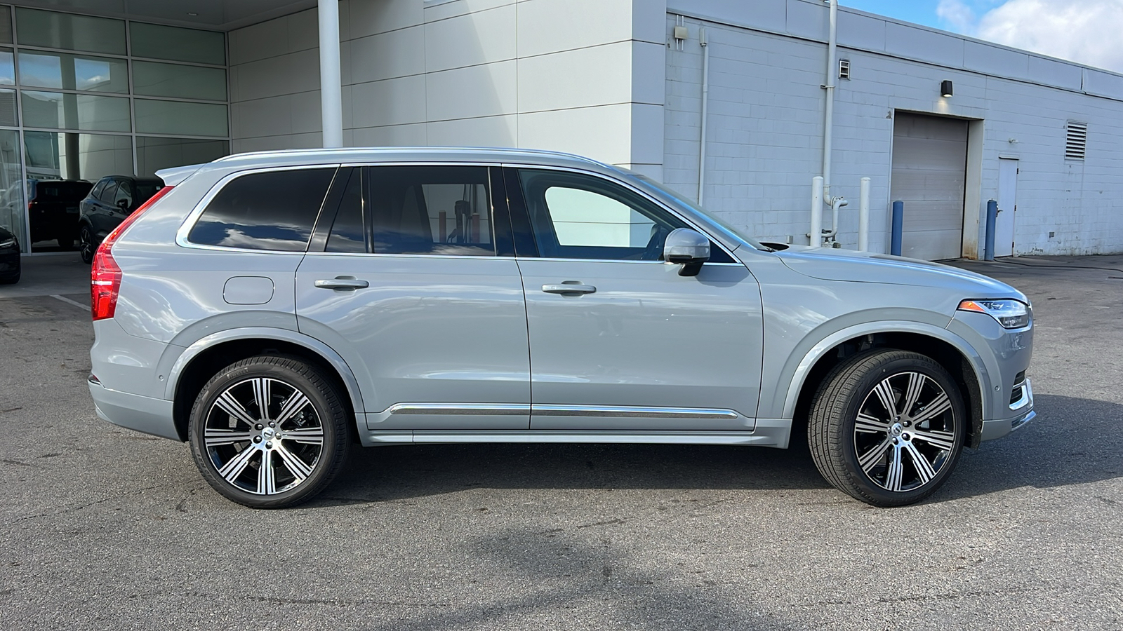 2025 Volvo XC90 B6 Plus 7-Seater 2