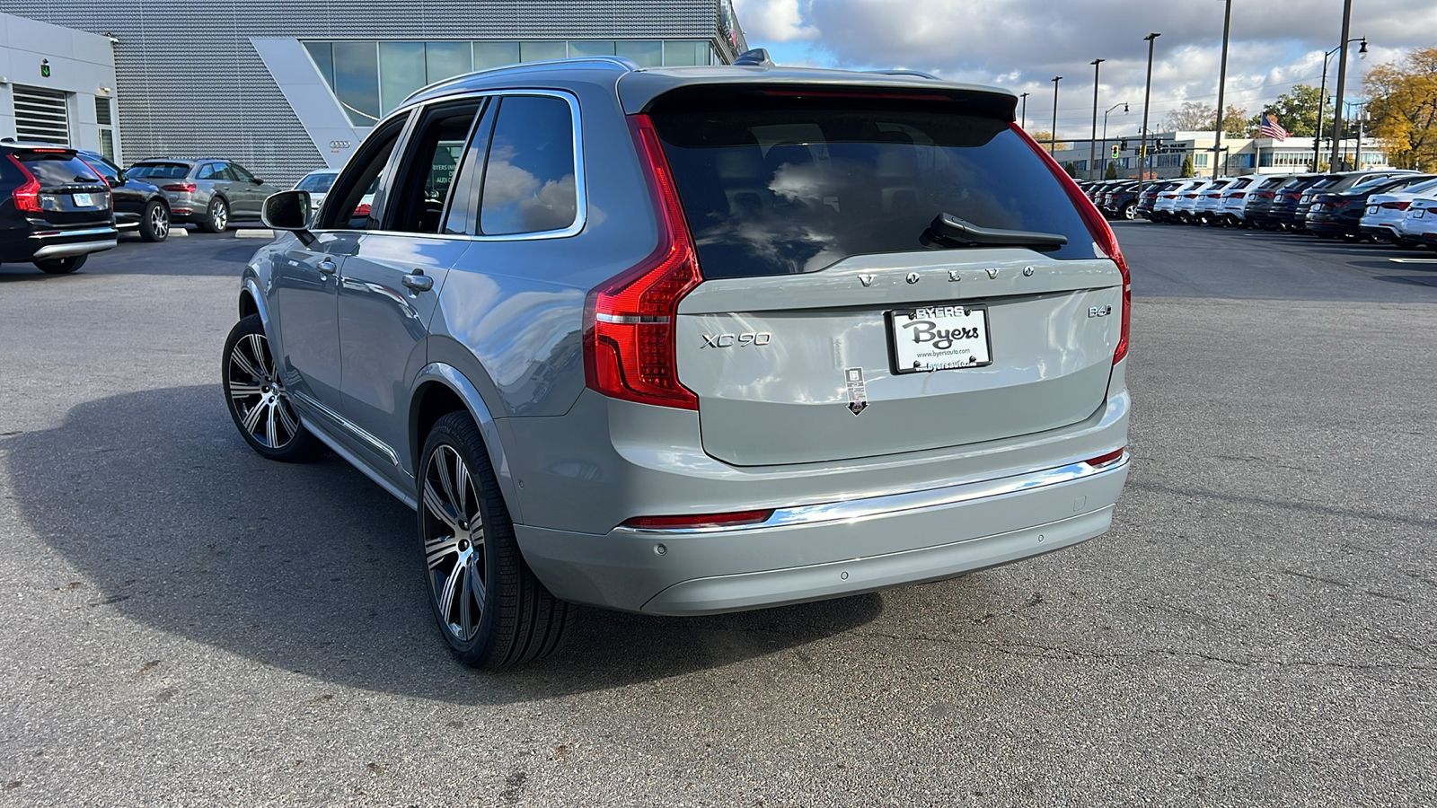 2025 Volvo XC90 B6 Plus 7-Seater 4