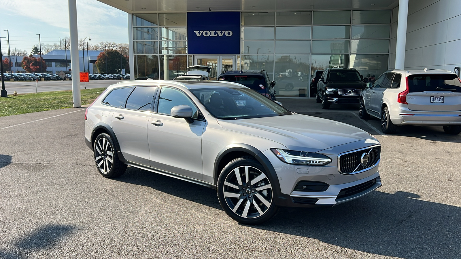 2025 Volvo V90 Cross Country B6 1