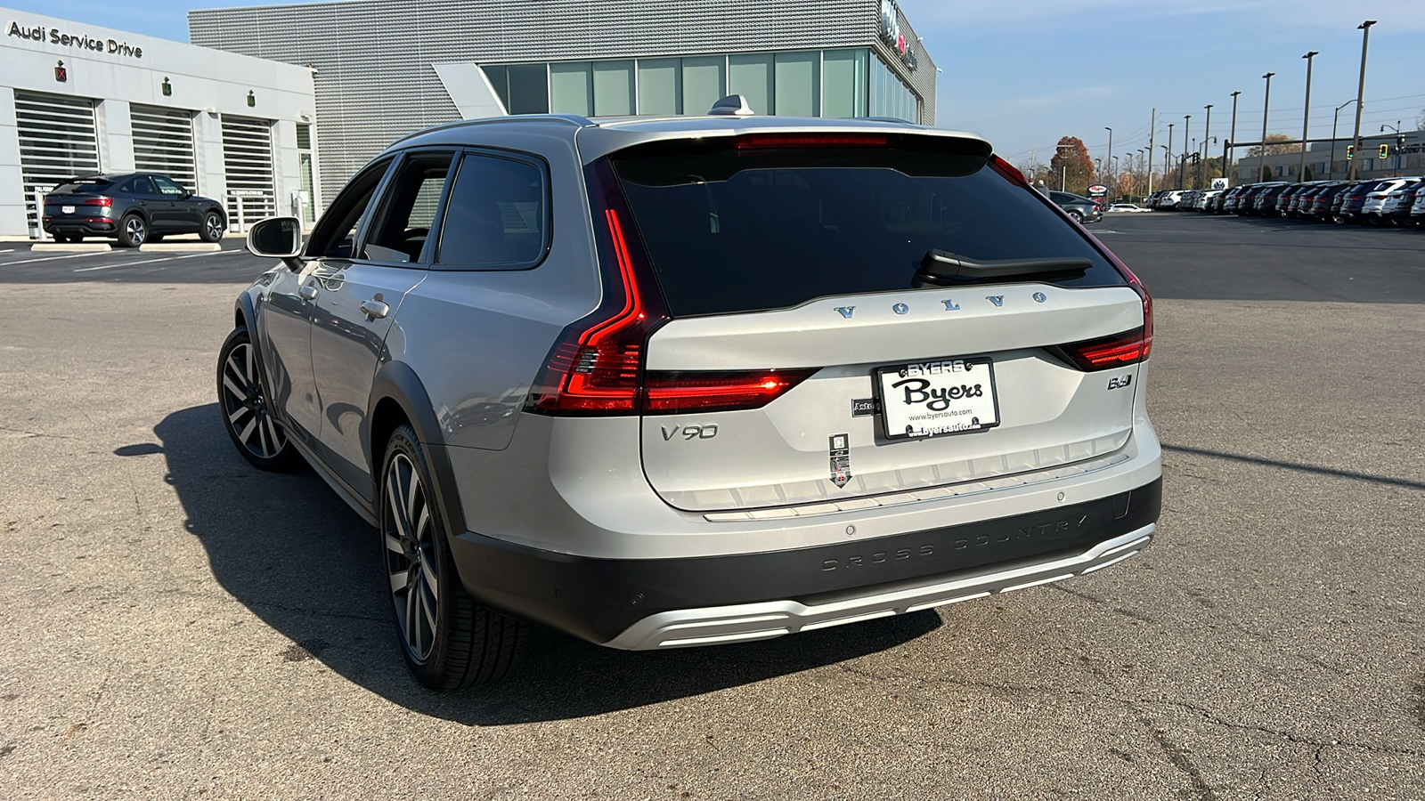 2025 Volvo V90 Cross Country B6 4