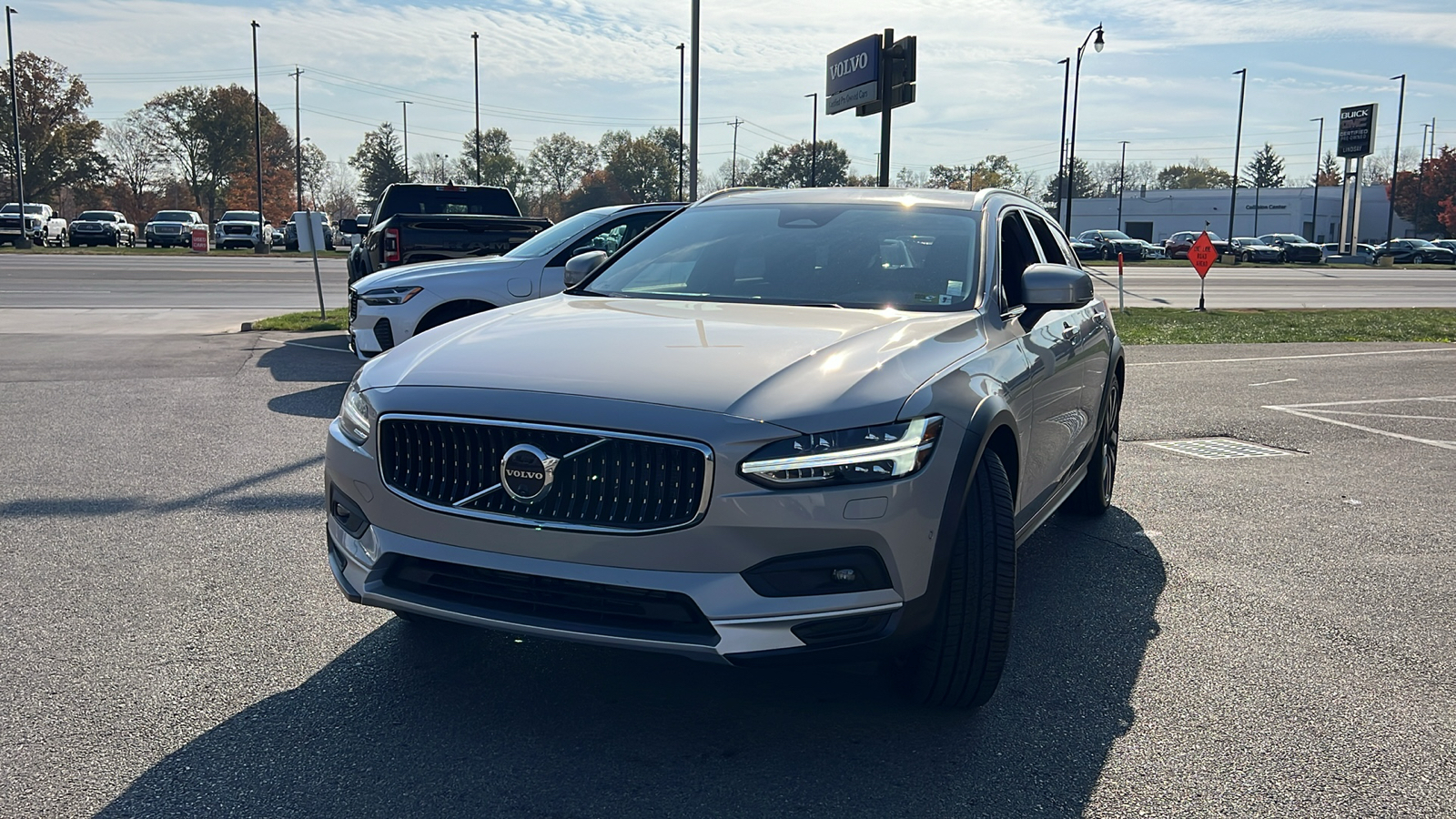 2025 Volvo V90 Cross Country B6 6