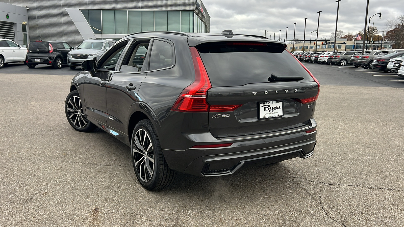 2025 Volvo XC60  4