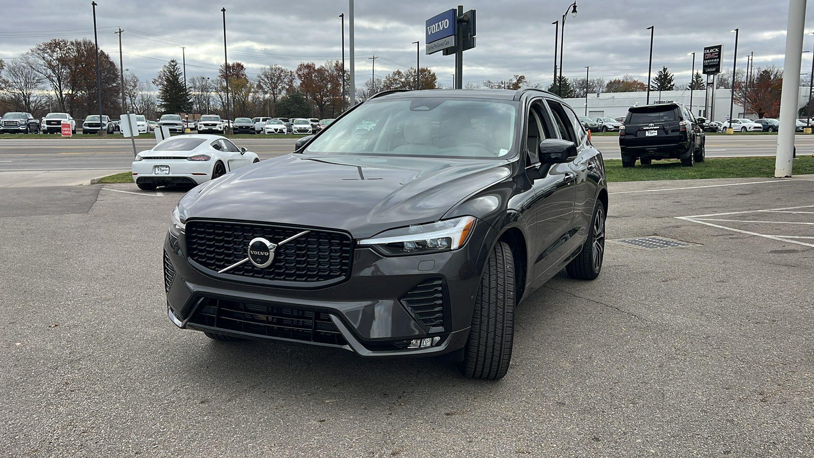 2025 Volvo XC60  6