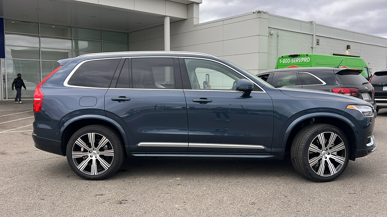 2025 Volvo XC90 Plug-In Hybrid T8 Plus 2