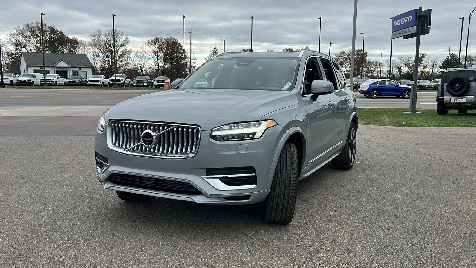 2025 Volvo XC90 Plug-In Hybrid T8 Plus 6