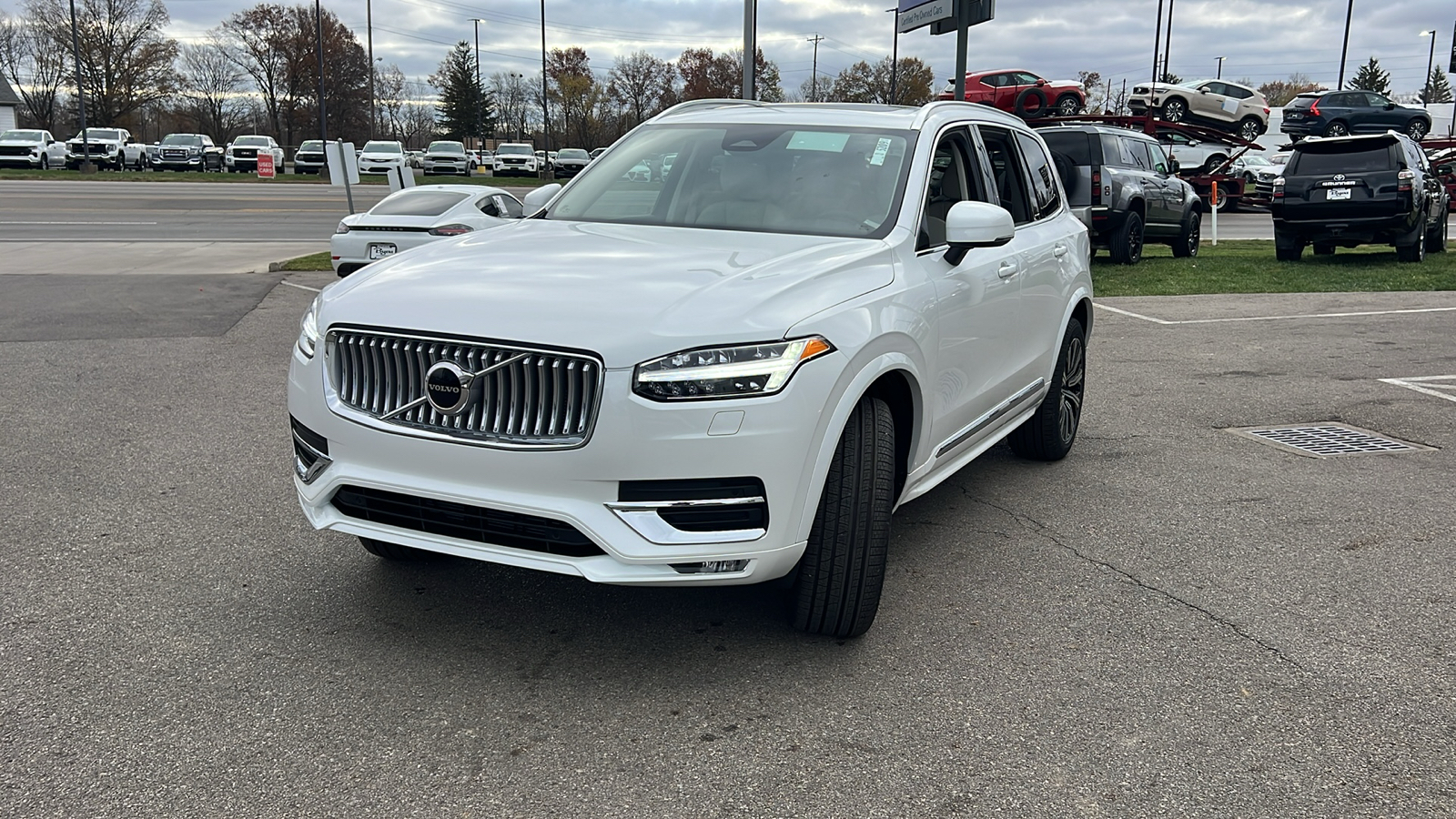 2025 Volvo XC90 B5 Core 6