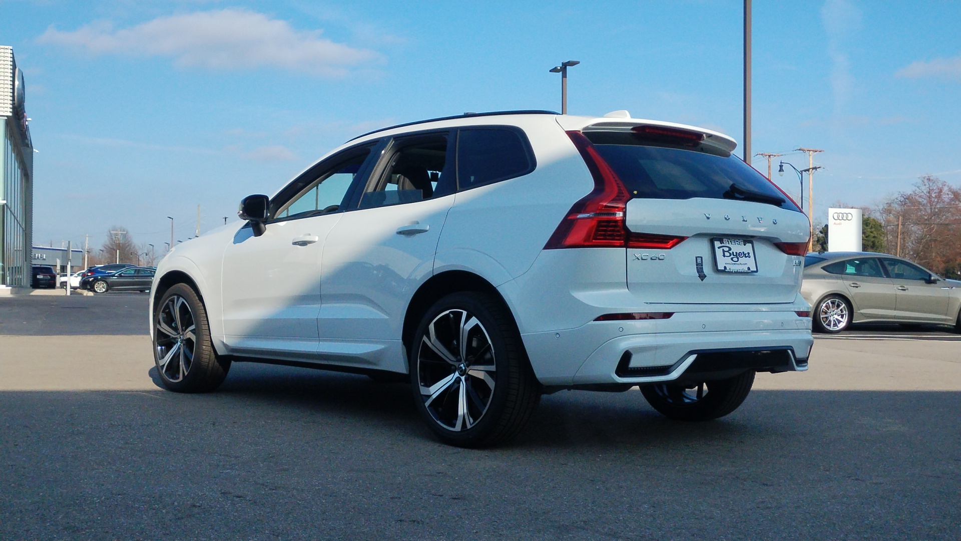 2025 Volvo XC60  4