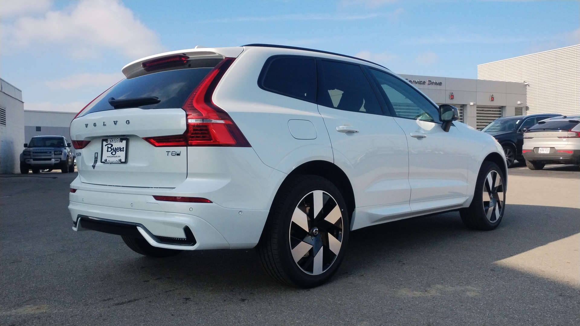 2025 Volvo XC60 Plug-In Hybrid T8 Plus 3