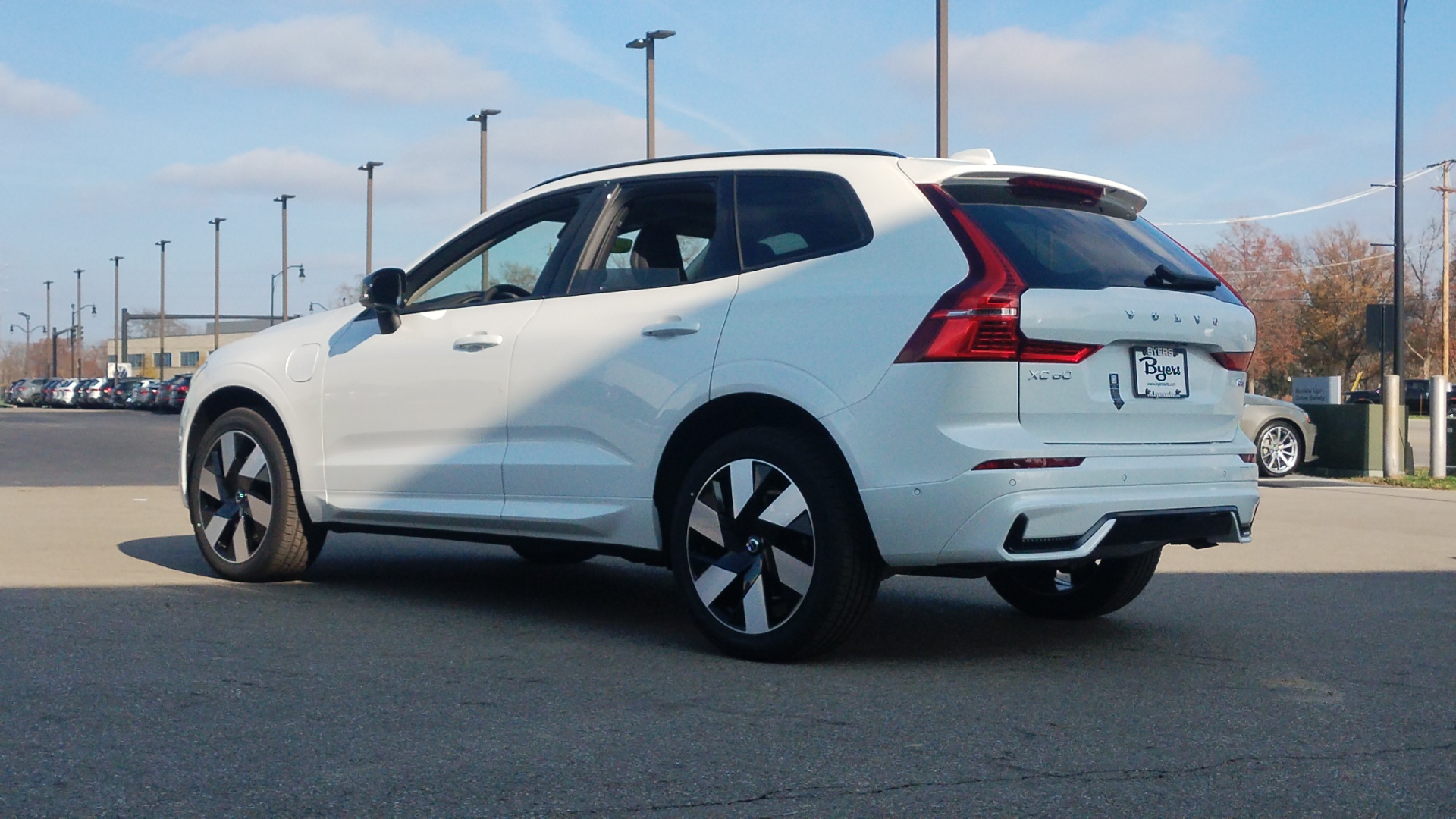 2025 Volvo XC60 Plug-In Hybrid T8 Plus 4