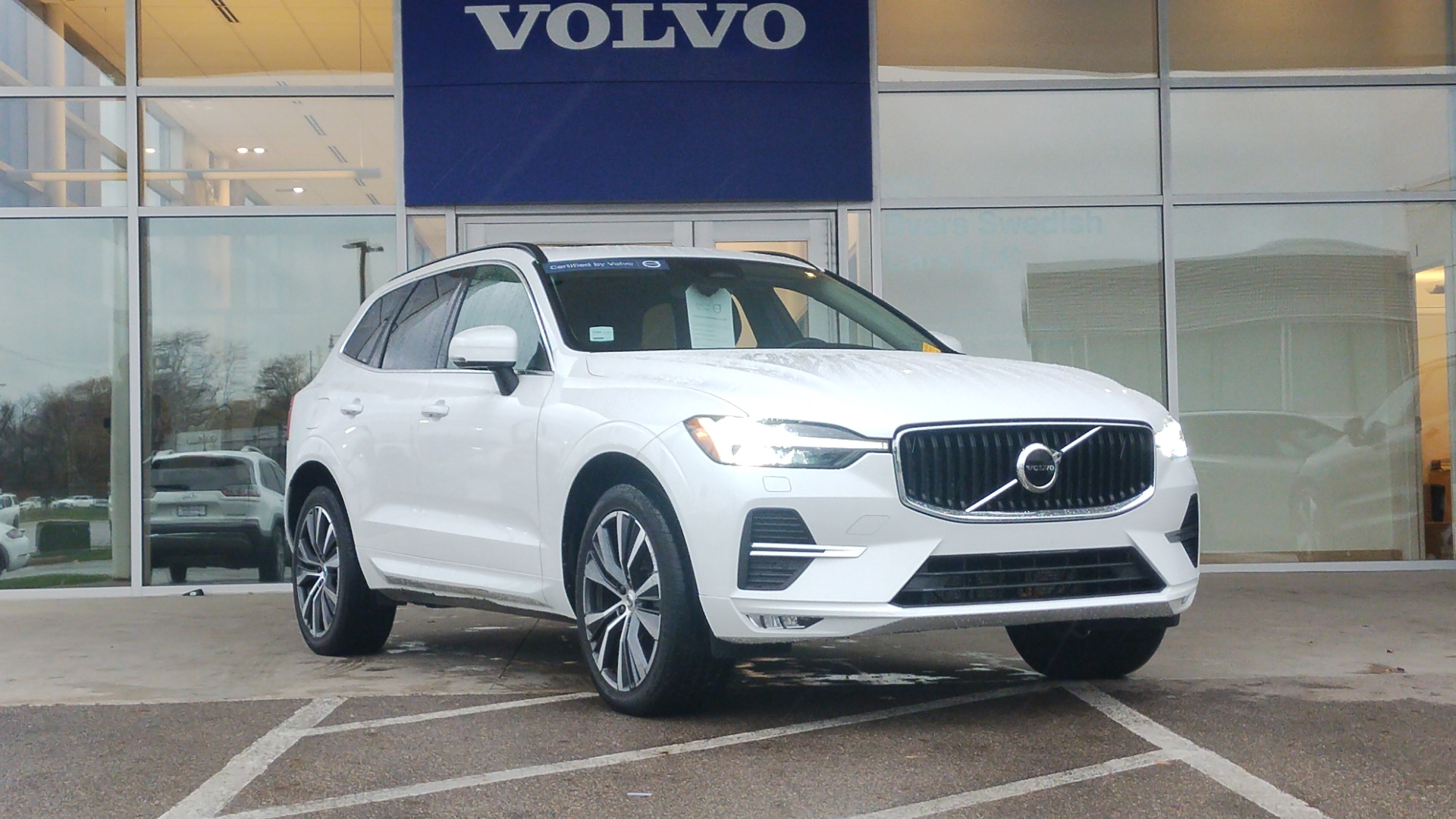 2022 Volvo XC60 B5 Momentum 1