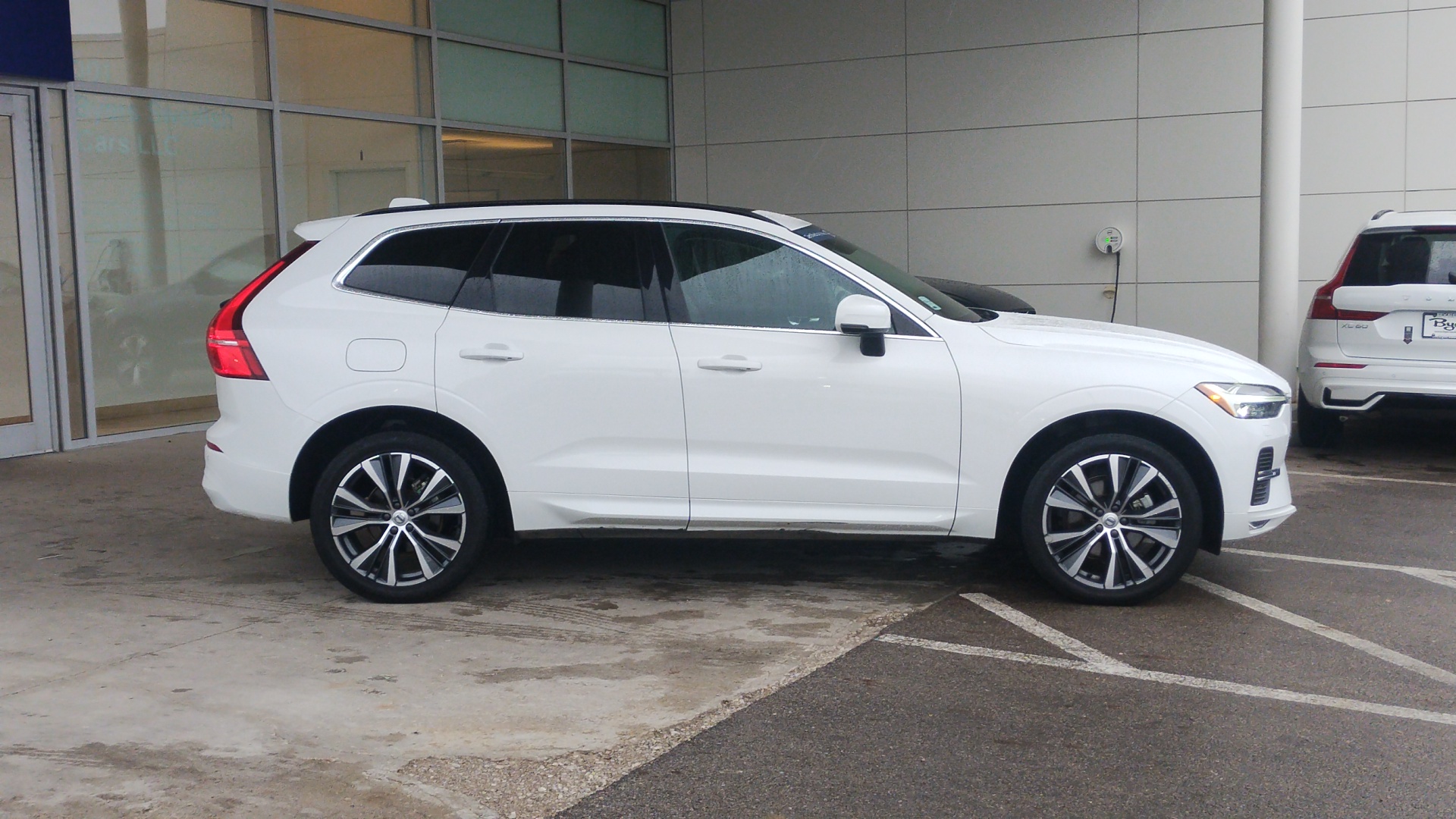 2022 Volvo XC60 B5 Momentum 2