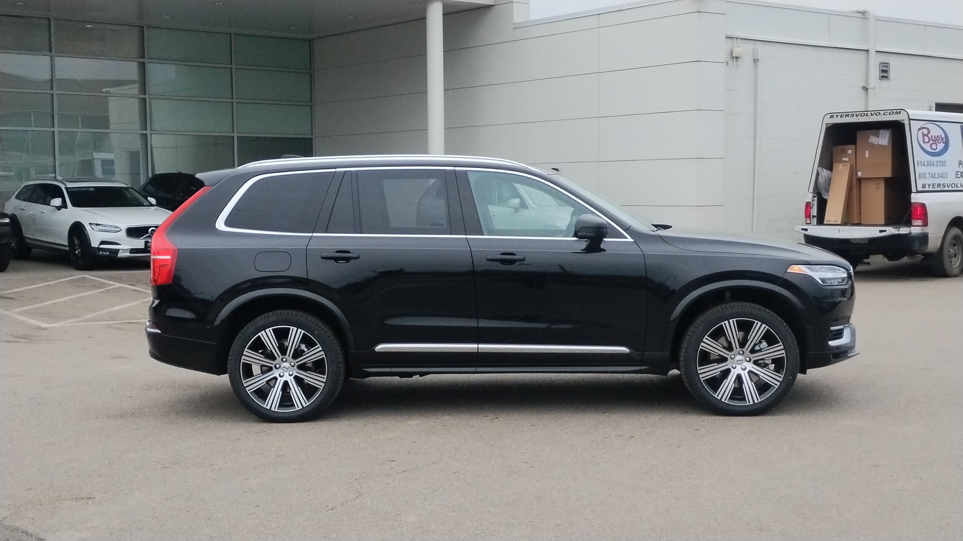 2025 Volvo XC90 Plug-In Hybrid T8 Plus 2