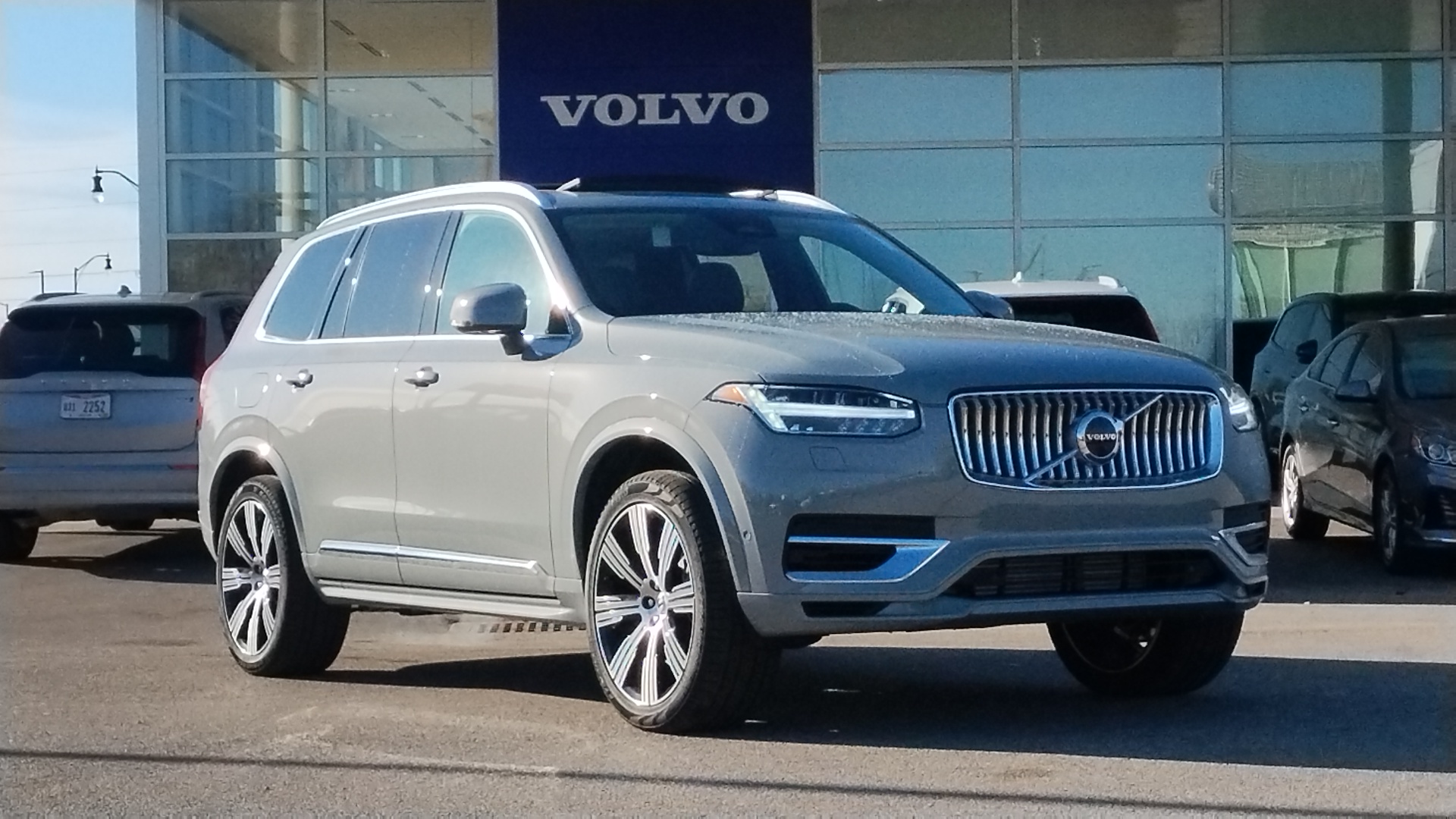 2025 Volvo XC90 Plug-In Hybrid T8 Plus 1